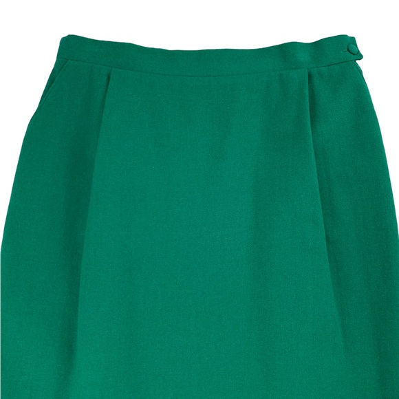 Vintage Kelly Green Wool Blend Pencil Skirt with Pockets made by TanJay Petites. - Picture 2 of 15